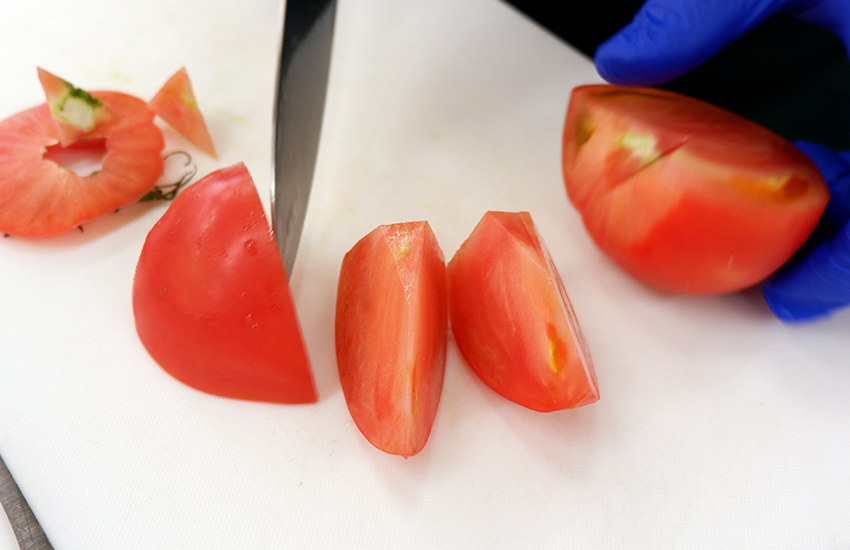 豚竜田揚げと夏野菜、たっぷり野菜の白だしスープ