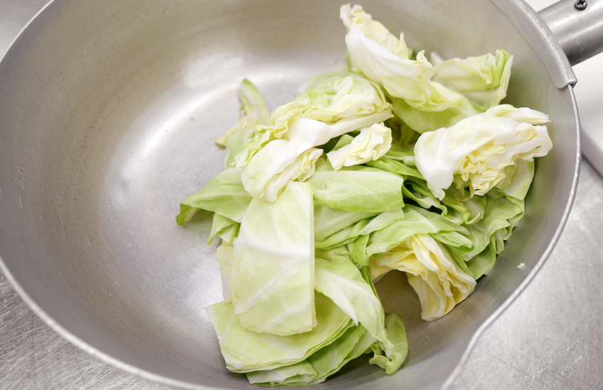 豚竜田揚げと夏野菜、たっぷり野菜の白だしスープ